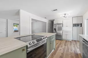 1307 Aspen St, Lockhart, TX 78644 - Photo 1