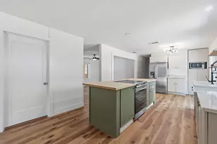 1307 Aspen St, Lockhart, TX 78644 - Photo 8