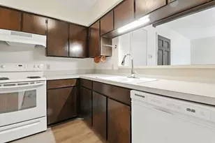 6910 Hart Ln, Austin, TX 78731 - Photo 12