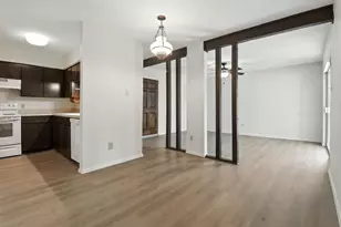 6910 Hart Ln, Austin, TX 78731 - Photo 2