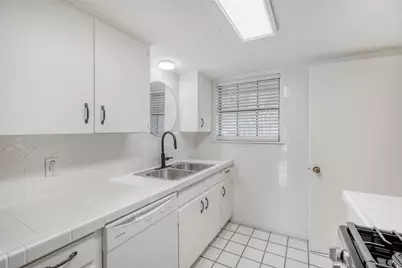 6601 Skycrest Drive, Austin, TX 78745 - Photo 8