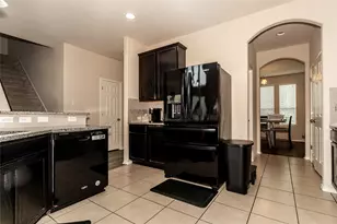 318 Hyltin St, Hutto, TX 78634 - Photo 8