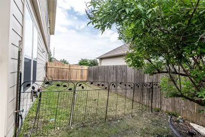 318 Hyltin Street, Hutto, TX 78634 - Photo 36