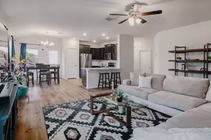 1704 T H Johnson Dr, Taylor, TX 76574 - Photo 2