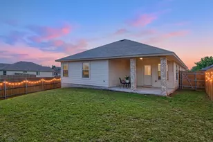 1704 T H Johnson Dr, Taylor, TX 76574 - Photo 4