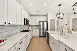 12816 Majestic Oaks Dr, Austin, TX 78732 - Photo 8
