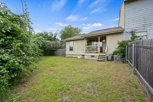 128 Hillside Dr, Elgin, TX 78621 - Photo 24