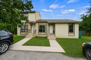 128 Hillside Dr, Elgin, TX 78621 - Photo 1