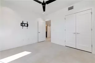 408 W 38 1/2 St, Austin, TX 78705 - Photo 20