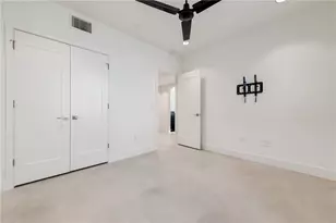 408 W 38 1/2 St, Austin, TX 78705 - Photo 22