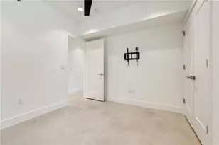 408 W 38 1/2 St, Austin, TX 78705 - Photo 28