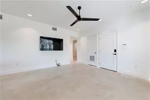 408 W 38 1/2 St, Austin, TX 78705 - Photo 12