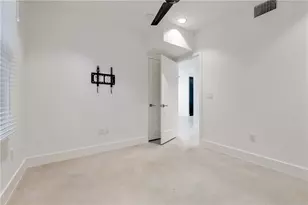 408 W 38 1/2 St, Austin, TX 78705 - Photo 26