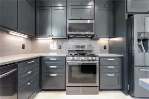 408 W 38 1/2 St, Austin, TX 78705 - Photo 16