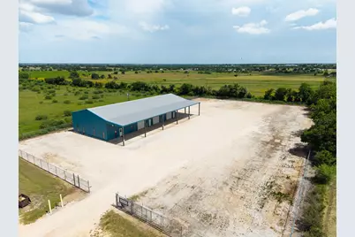 945 Huser Boulevard, Schulenburg, TX 78956 - Photo 1