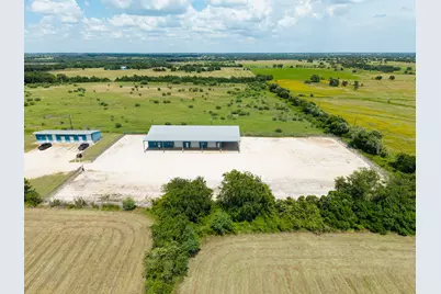 945 Huser Boulevard, Schulenburg, TX 78956 - Photo 2