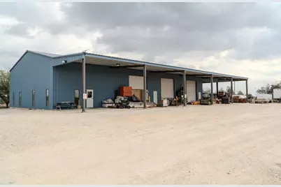 945 Huser Boulevard, Schulenburg, TX 78956 - Photo 1