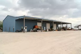 945 Huser Blvd, Schulenburg, TX 78956 - Photo 1