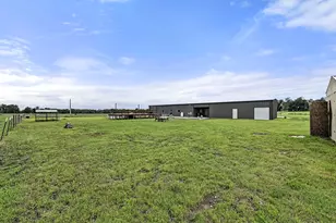 1608 Co Rd 204, Liberty Hill, TX 78642 - Photo 32