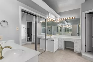 11115 Shady Hollow Dr, Austin, TX 78748 - Photo 16