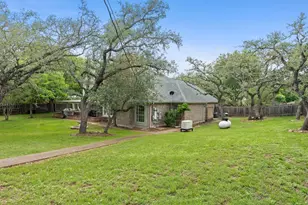 11115 Shady Hollow Dr, Austin, TX 78748 - Photo 32