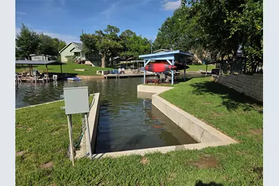 203 W Lakeshore Drive, Sunrise Beach, TX 78643 - Photo 8