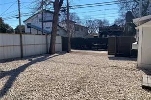 1105 E 3rd St, Austin, TX 78702 - Photo 10