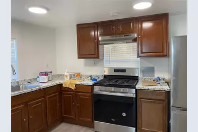 1105 E 3rd Street #B, Austin, TX 78702 - Photo 4