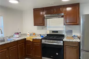 1105 E 3rd St, Austin, TX 78702 - Photo 4