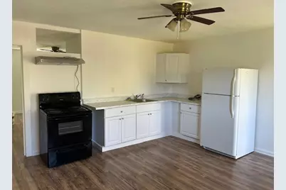 211 W Washington Street #4, Seguin, TX 78155 - Photo 4