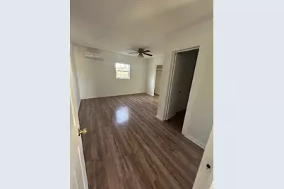 211 W Washington Street #4, Seguin, TX 78155 - Photo 6