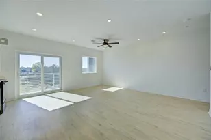 100 W Mockingbird Ln, Austin, TX 78745 - Photo 8