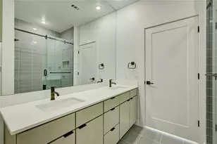 100 W Mockingbird Ln, Austin, TX 78745 - Photo 6