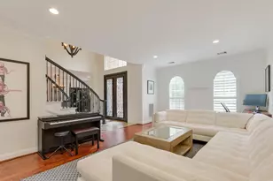 14 Torrington Ln, The Hills, TX 78738 - Photo 2