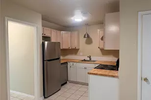 306 Anderson St, Smithville, TX 78957 - Photo 18