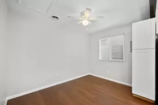 6109 Glen Meadow Dr, Austin, TX 78745 - Photo 12