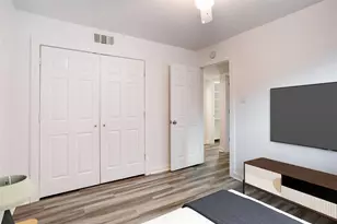7945 Gault St, Austin, TX 78757 - Photo 16