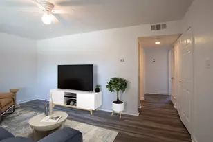 7945 Gault St, Austin, TX 78757 - Photo 6