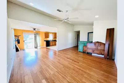 2105 W Gillis Avenue, Cameron, TX 76520 - Photo 4