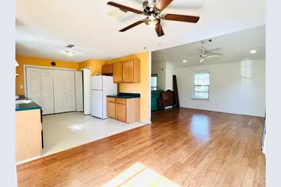 2105 W Gillis Avenue, Cameron, TX 76520 - Photo 10