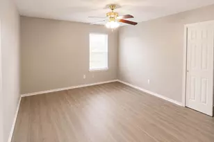 210 Lucky Clover Ln, Hutto, TX 78634 - Photo 4