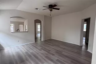 1005 Sweet Leaf Ln, Pflugerville, TX 78660 - Photo 2