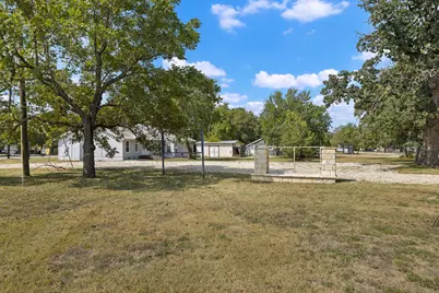 205 E Myrtle Lane, Liberty Hill, TX 78642 - Photo 14