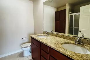 305 E 31st St, Austin, TX 78705 - Photo 20