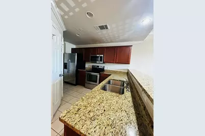 305 E 31 Street #4, Austin, TX 78705 - Photo 8