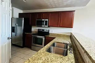 305 E 31st St, Austin, TX 78705 - Photo 8