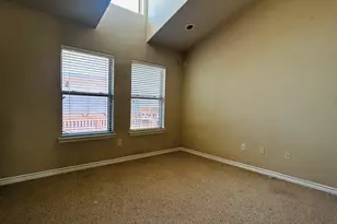 305 E 31st St, Austin, TX 78705 - Photo 22