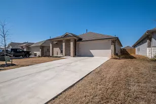 117 Cranbrook Ln, Hutto, TX 78634 - Photo 2