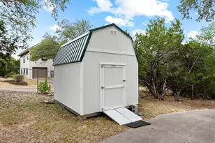 17004 Sleepy Hollow Dr, Lago Vista, TX 78645 - Photo 32