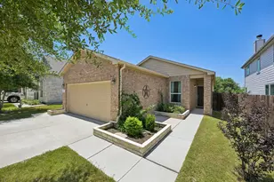 428 Los Cobos Ln, Georgetown, TX 78626 - Photo 2